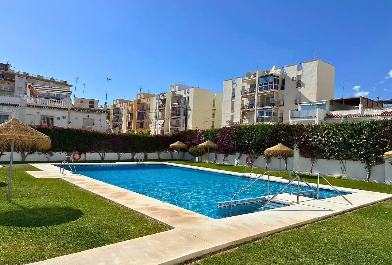 Torrecilla Apartamento Con Vistas Al Mar Y Piscina Nerja Apartment